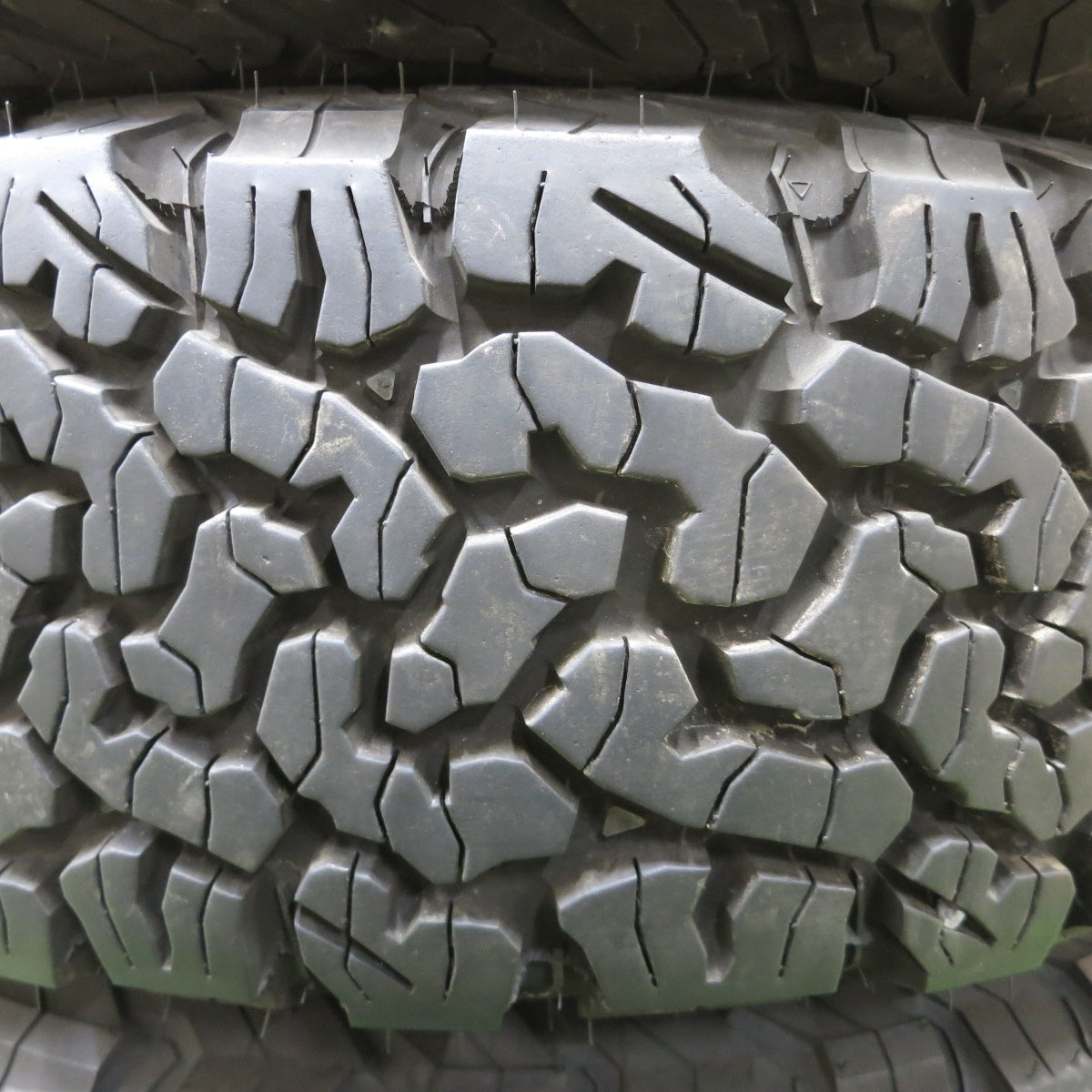 バリ溝!24年!キレイ!9.5分★NITRO POWER SPAS12 H12 SHOTGUN 215/70R16 BFグッドリッチ All-Terrain T/A KO2 16インチ ナイトロパワー PCD139.7/5H★5090501ナノ