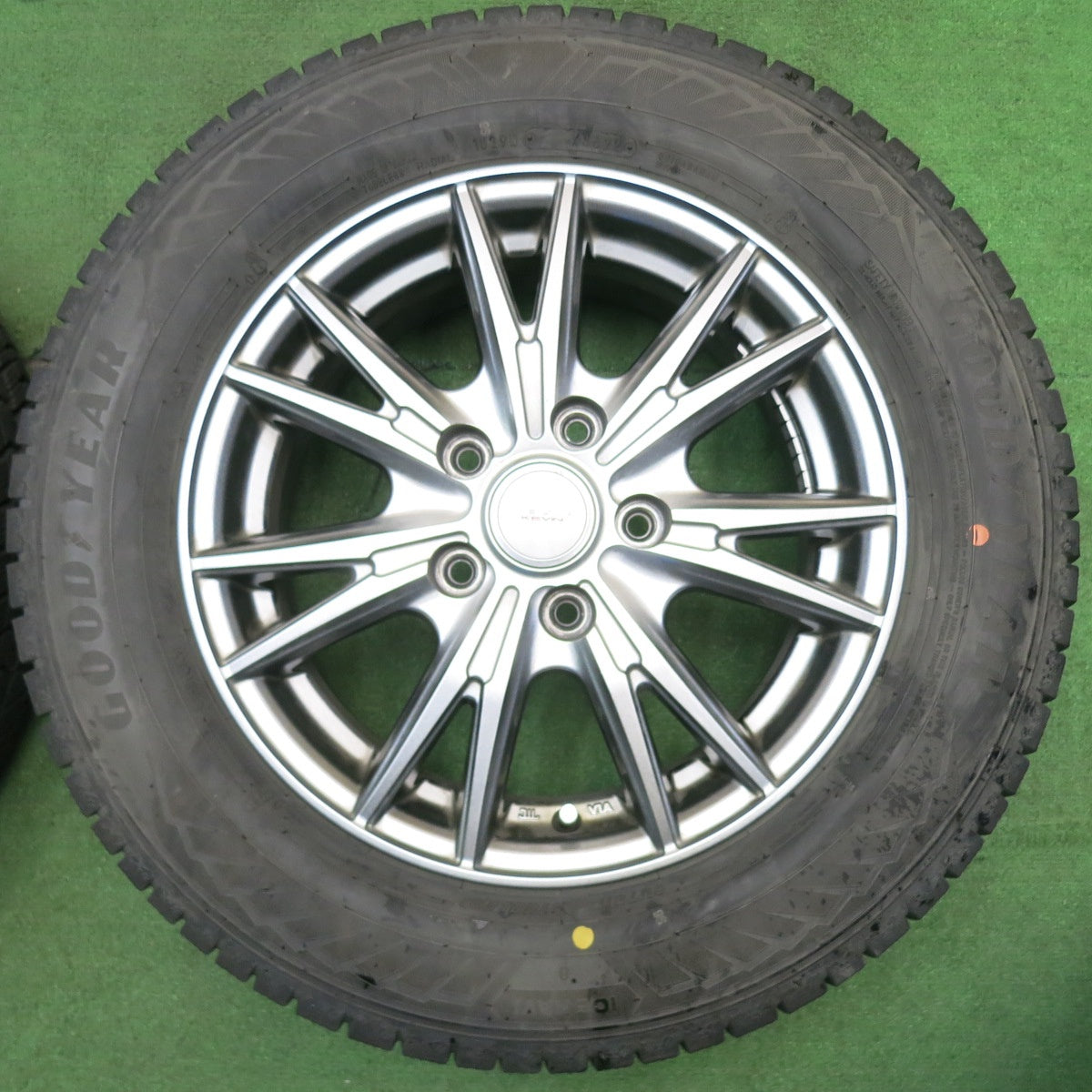 バリ溝!22年!キレイ!9分★スタッドレス 195/65R15 グッドイヤー アイスナビ8 VELVA KEVIN ヴェルヴァ 15インチ PCD114.3/5H★5050405NJス