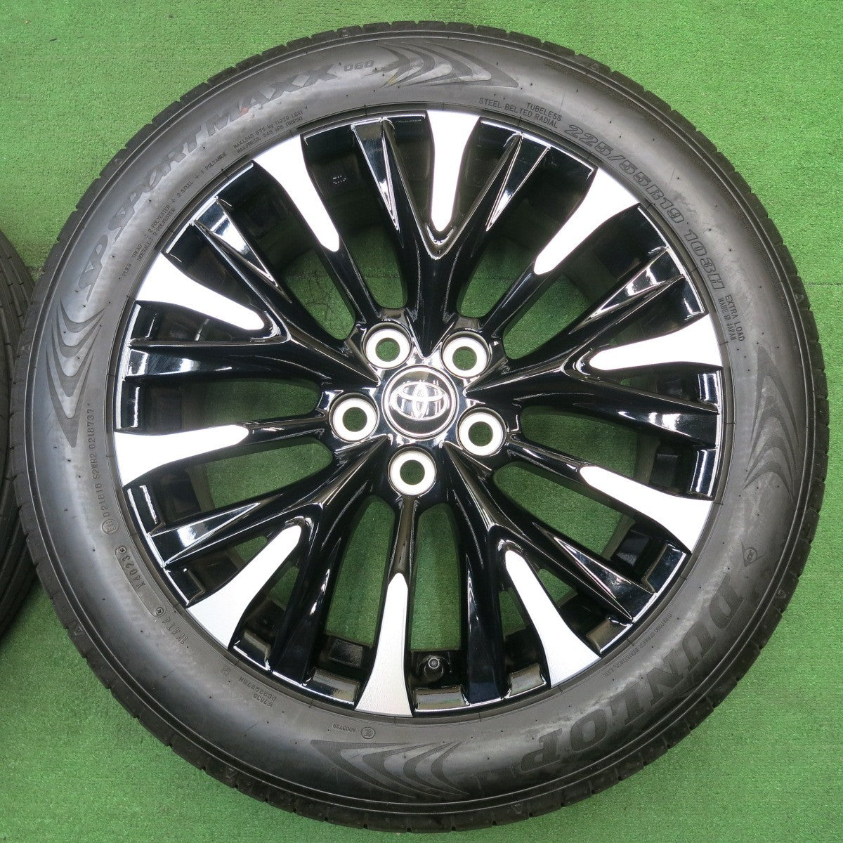 新車外し!23年★トヨタ 40系 アルファード ヴェルファイア エグゼクティブ 純正 225/55R19 ダンロップ SPスポーツマックス 060 19インチ PCD120/5H★5042901NJノ