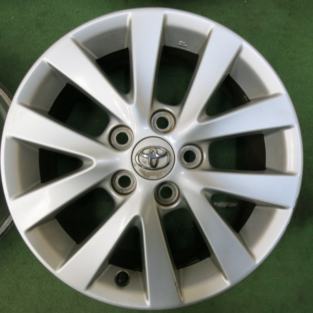 4本価格★トヨタ アイシス 純正 ホイール 16インチ 16×6.5J PCD114.3/5H★5011504SYホ