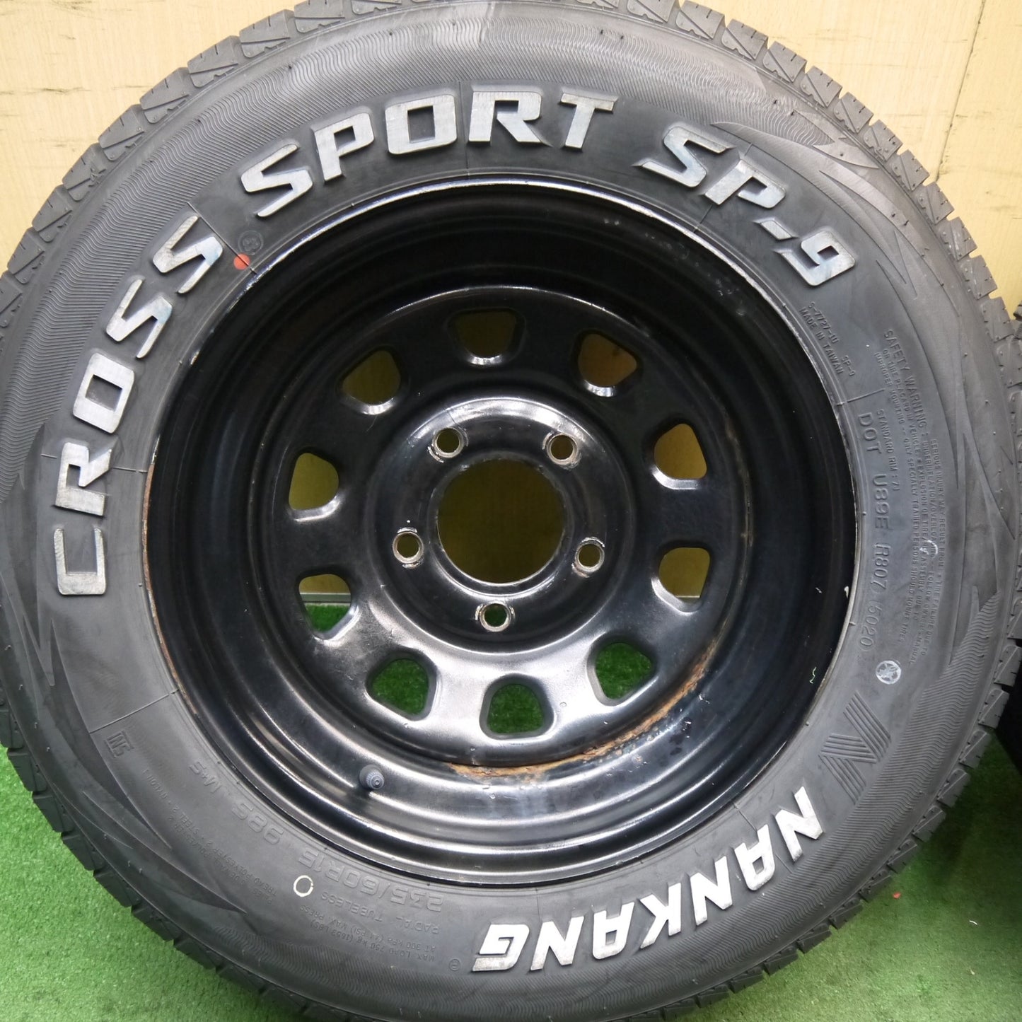 バリ溝!9分★シボレー 等 DAYTONA デイトナ 235/60R15 ナンカン CROSS SPORT SP-9 ホワイトレター 15インチ PCD127/5H★5090202Hノ