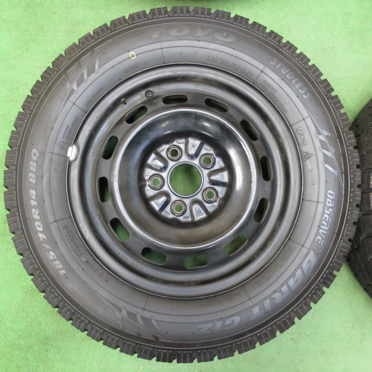 タイヤほぼ未使用!22年★スタッドレス 185/70R14 トーヨー オブザーブ ガリット GIZ スチール ホイール 14インチ PCD100/5H★4121105イス