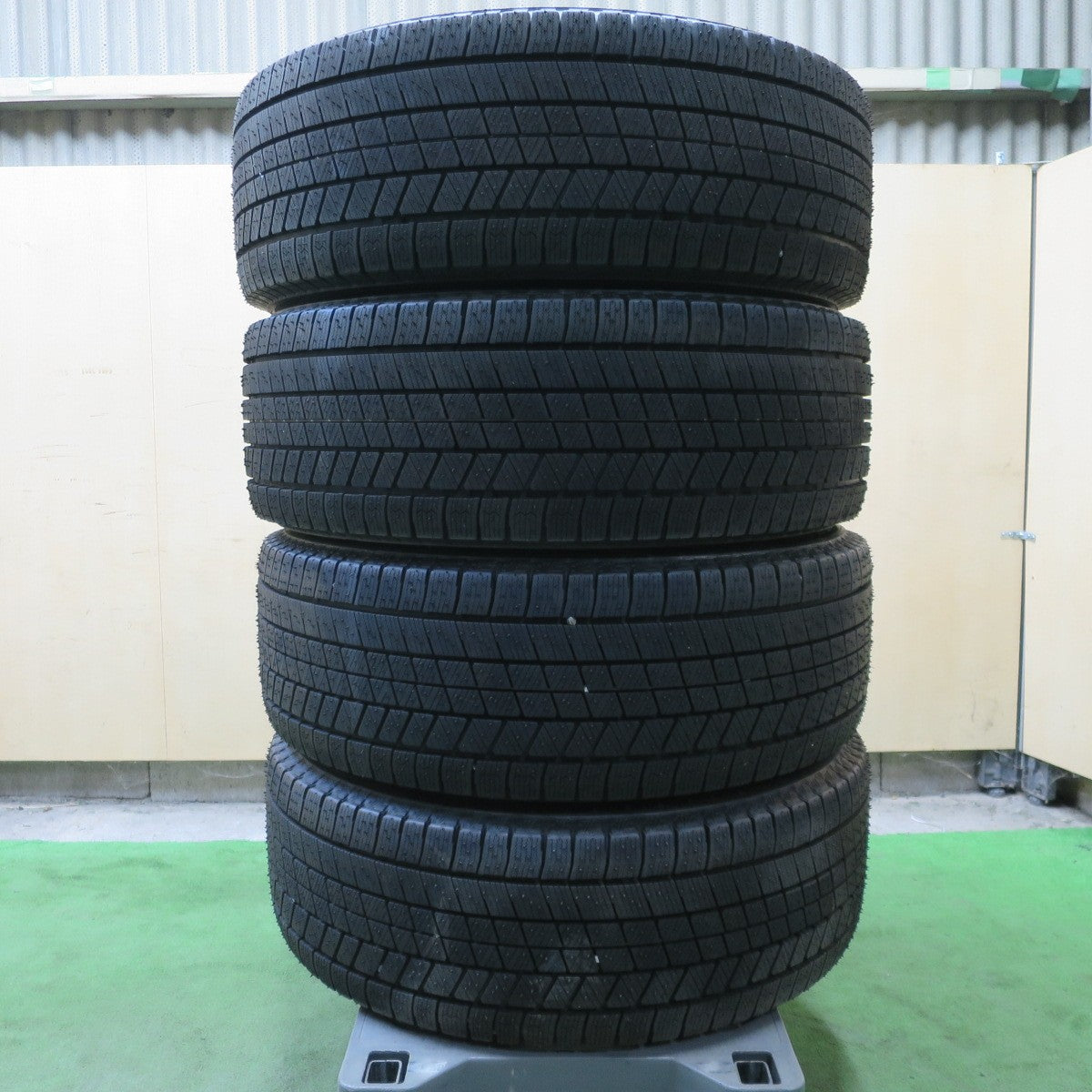 ほぼ未使用!24年!キレイ!センサー付◎レクサス LBX 純正 225/55R18 スタッドレス ブリヂストン ブリザック VRX3 18インチ PCD114.3/5H◎6101901NGス