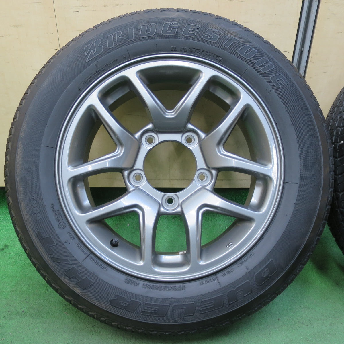 バリ溝!キレイ!9分★スズキ JB64 ジムニー 純正 175/80R16 ブリヂストン デューラー H/T 684Ⅱ 16インチ PCD139.7/5H★5090609イノ