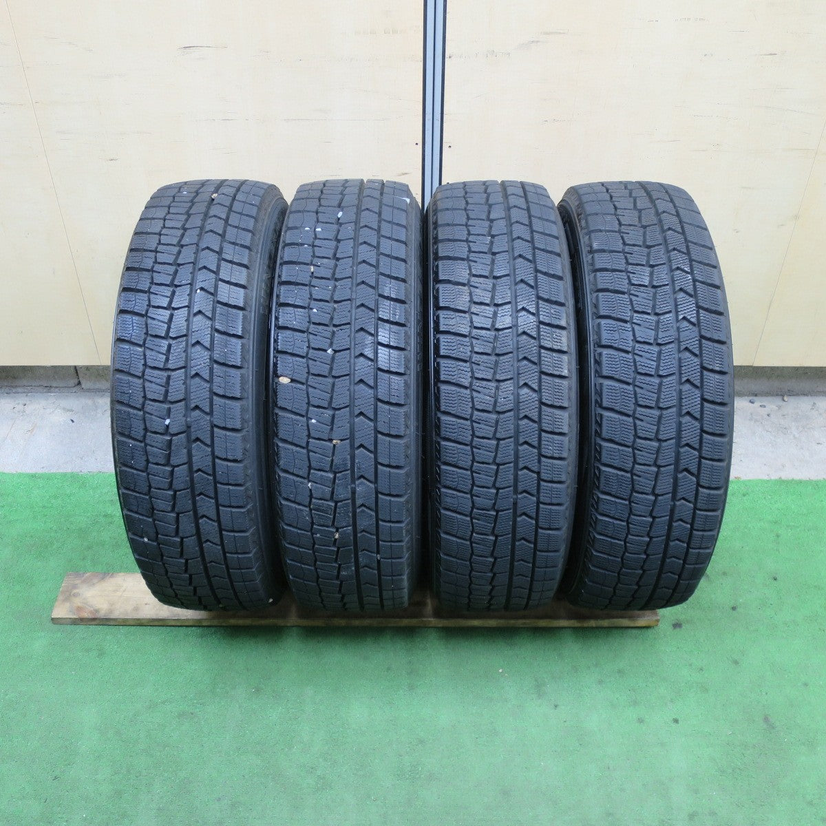 バリ溝!24年!9.5分以上★スタッドレス 175/60R16 ダンロップ ウインターマックス WM02 PRD 社外 アルミ 16インチ PCD100/4H★5112201TTス