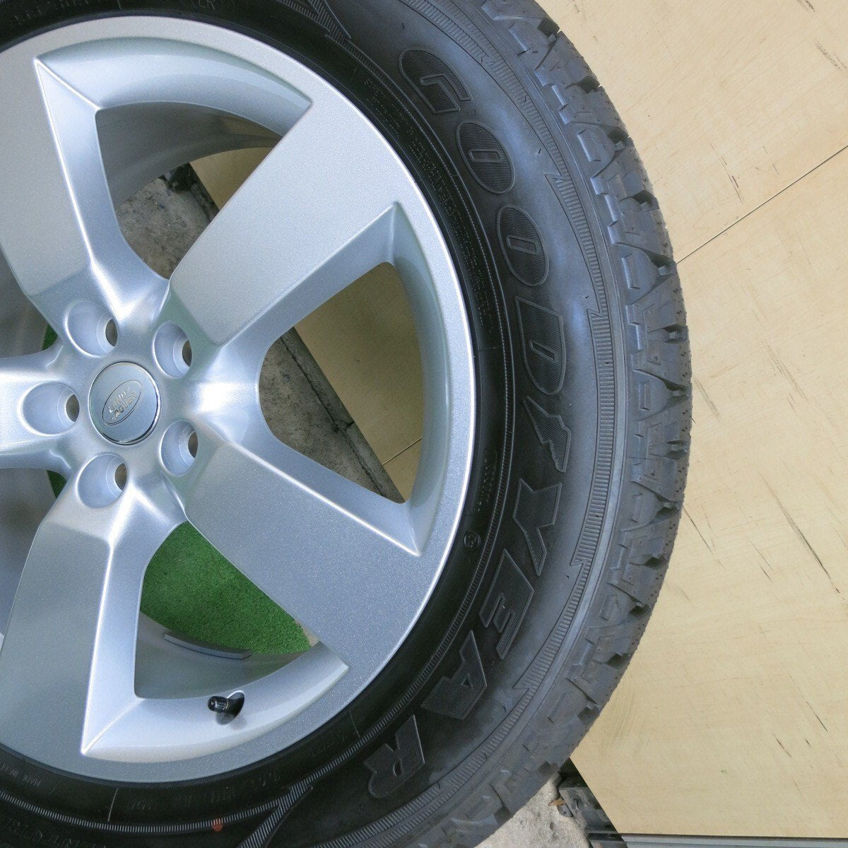 未使用24年1本★ランドローバー ディフェンダー 純正 255/60R20 グッドイヤー ラングラー ALL-TERRAIN PCD120/5H★5031902ナノ