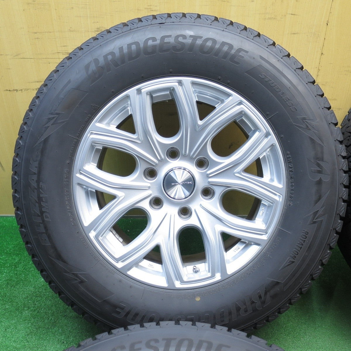 バリ溝!23年!キレイ!9.5分★LEHRMEISTER PREMIX 飛車 265/65R17 スタッドレス ブリヂストン ブリザック DM-V3 レアマイスター プレミックス PCD139.7/6H★5040202KKス