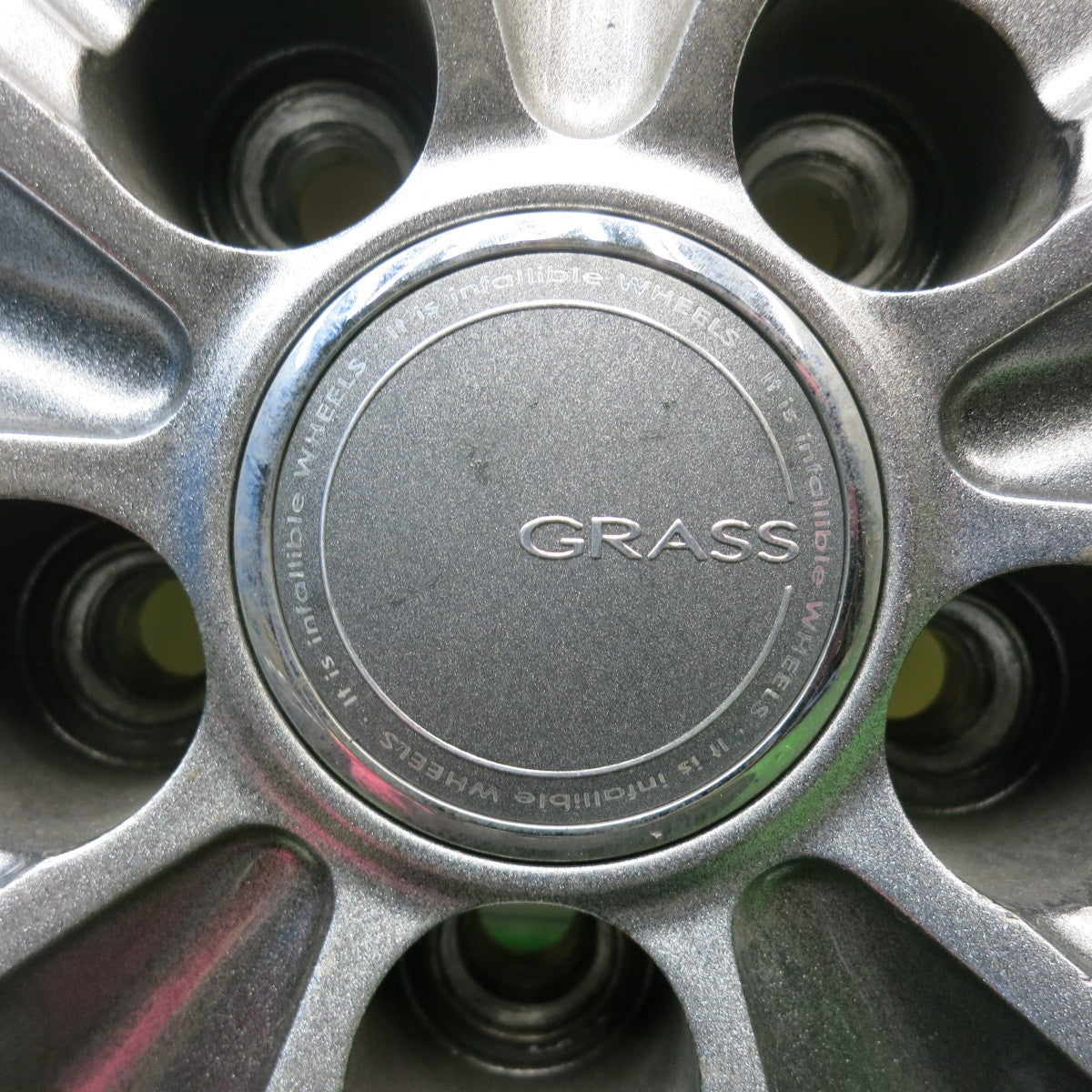 バリ溝!キレイ!9分★スタッドレス 185/60R15 ヨコハマ アイスガード iG50 プラス GRASS グラス 15インチ PCD100/5H★5042702HAス