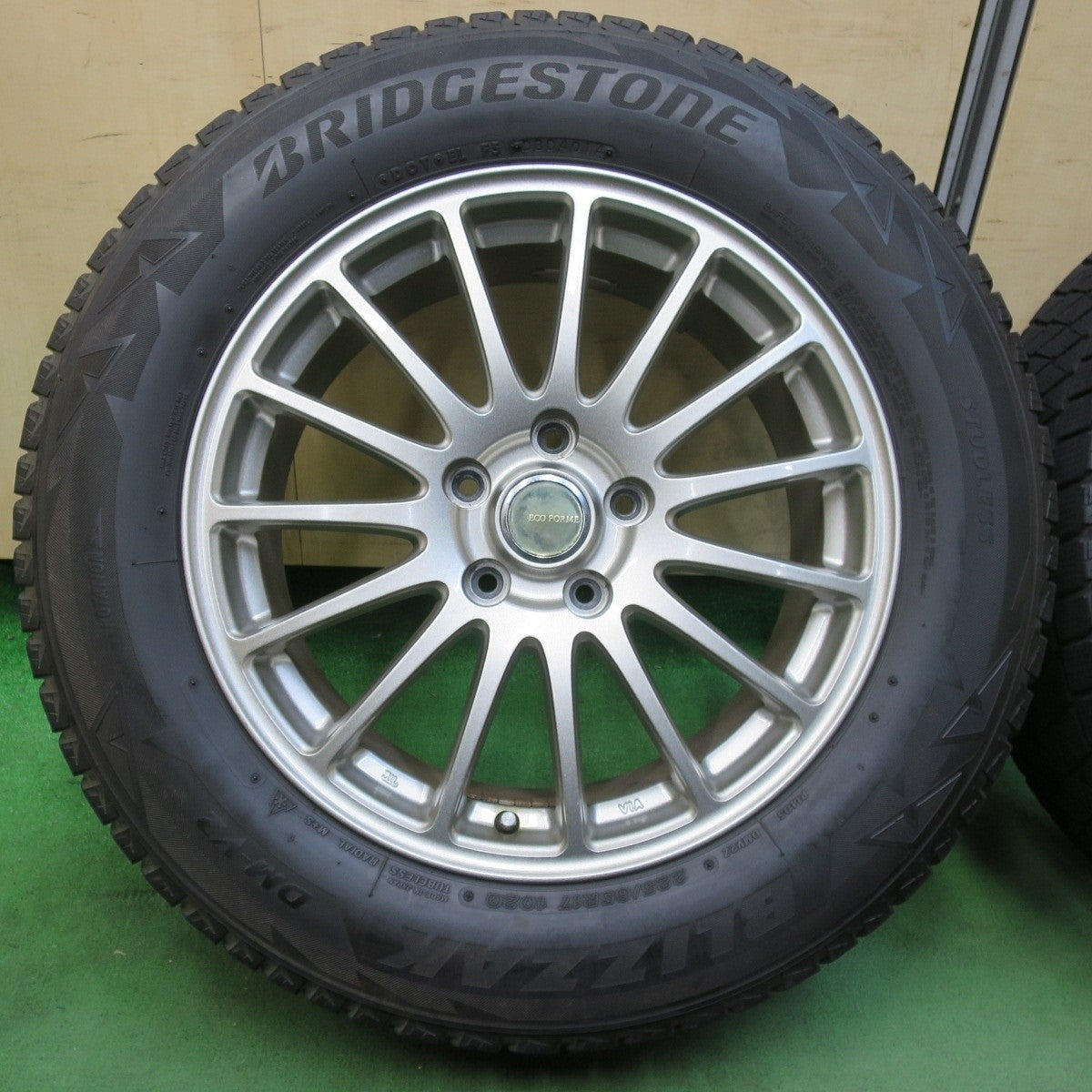 キレイ★スタッドレス 225/65R17 ブリヂストン ブリザック DM-V2 ECO FORME エコフォルム 17インチ PCD114.3/5H★5031703イス