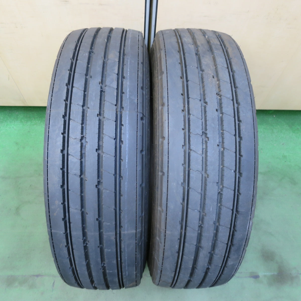 新車外し!24年!2本★トラック タイヤ 265/70R19.5 140/138J ブリヂストン R173 19.5インチ★6053004イノタ