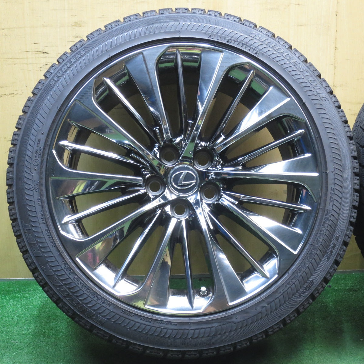 バリ溝!21年!キレイ!9.5分★レクサス LS 500 h 純正 OP 245/45R20 スタッドレス ブリヂストン ブリザック RFT 20インチ PCD120/5H★5062001NJス