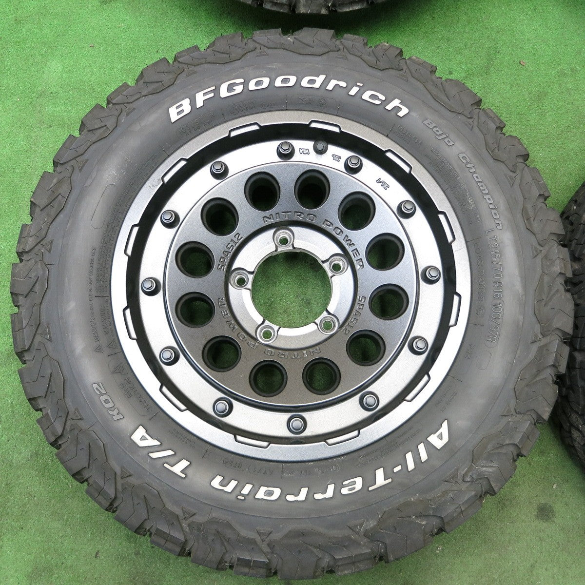 バリ溝!24年!キレイ!9.5分★NITRO POWER SPAS12 H12 SHOTGUN 215/70R16 BFグッドリッチ All-Terrain T/A KO2 16インチ ナイトロパワー PCD139.7/5H★5090501ナノ