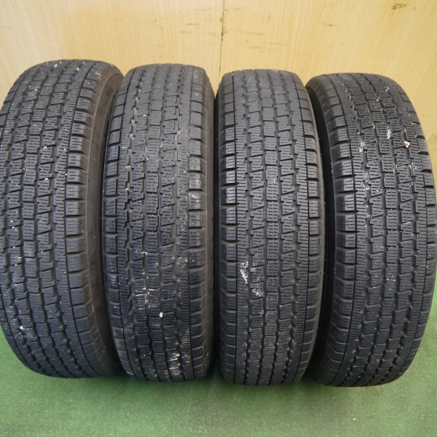 キレイ!23年★スタッドレス 145/80R12 80/78N ブリヂストン W300 Humanline ヒューマンライン 12インチ PCD100/4H★6031607Hス