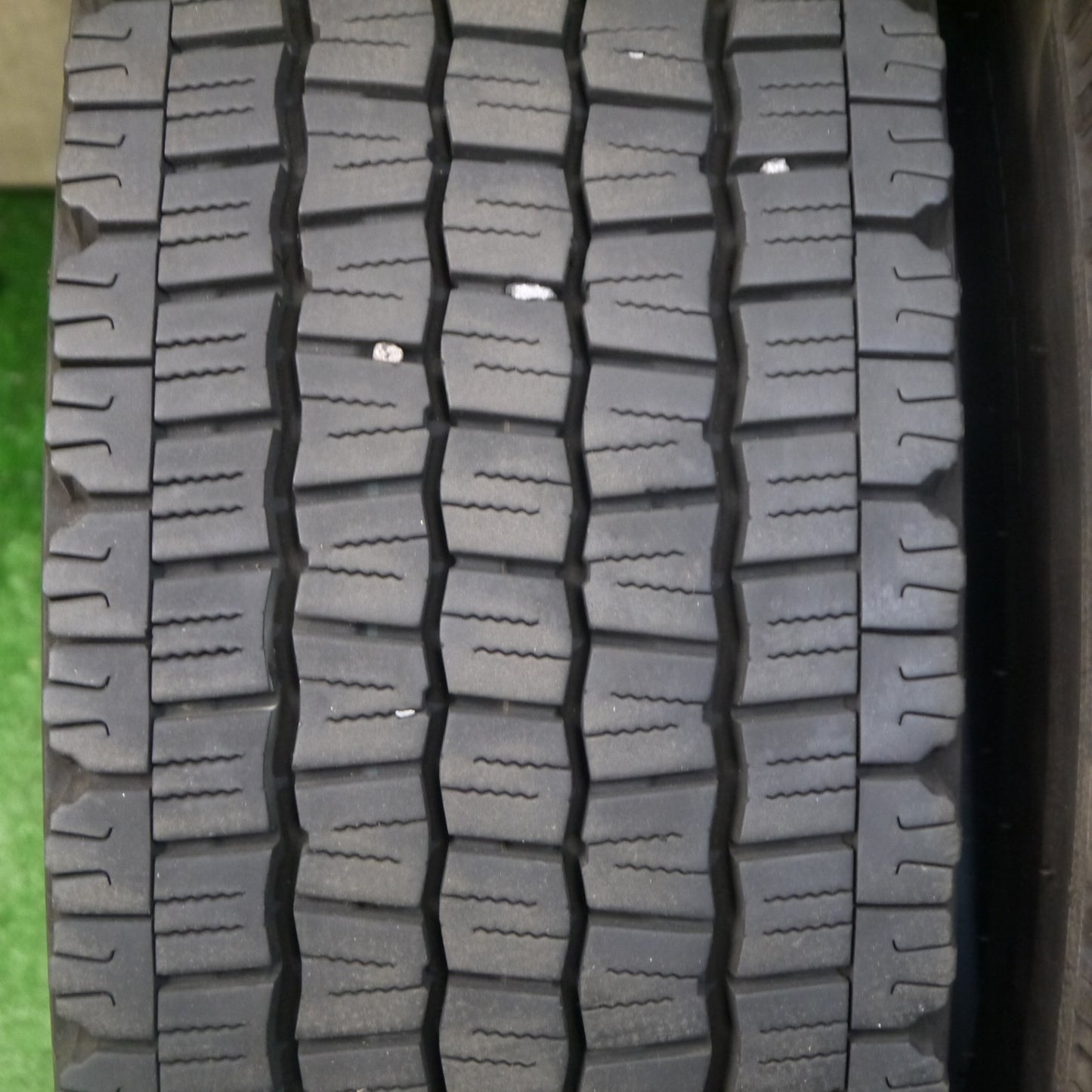 2本価格!23年★トラック タイヤ 245/70R19.5 136/134J スタッドレス ダンロップ デクテス SP081 DECTES 19.5インチ★6052906KKスタ