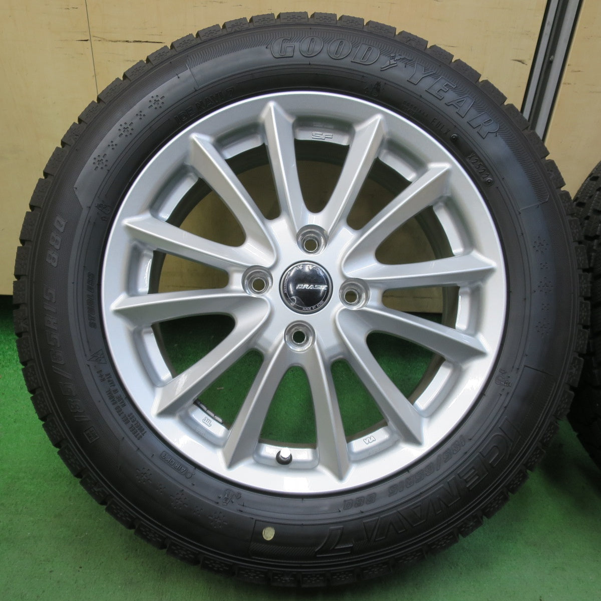 タイヤほぼ未使用!22年!キレイ★スタッドレス 185/65R15 グッドイヤー アイスナビ7 QRASIZ KOSEI クレイシズ 光生 コーセイ 15インチ PCD100/4H★5043002イス