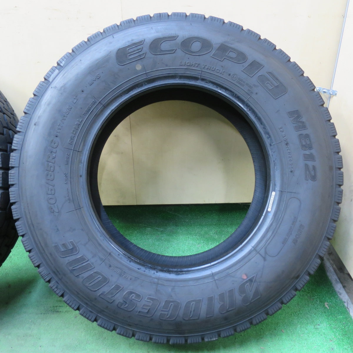 バリ溝!25年!9.5分!6本★トラック タイヤ 205/85R16 117/115N ブリヂストン エコピア M812 ミックス オールシーズン 16インチ★5101003イスタ