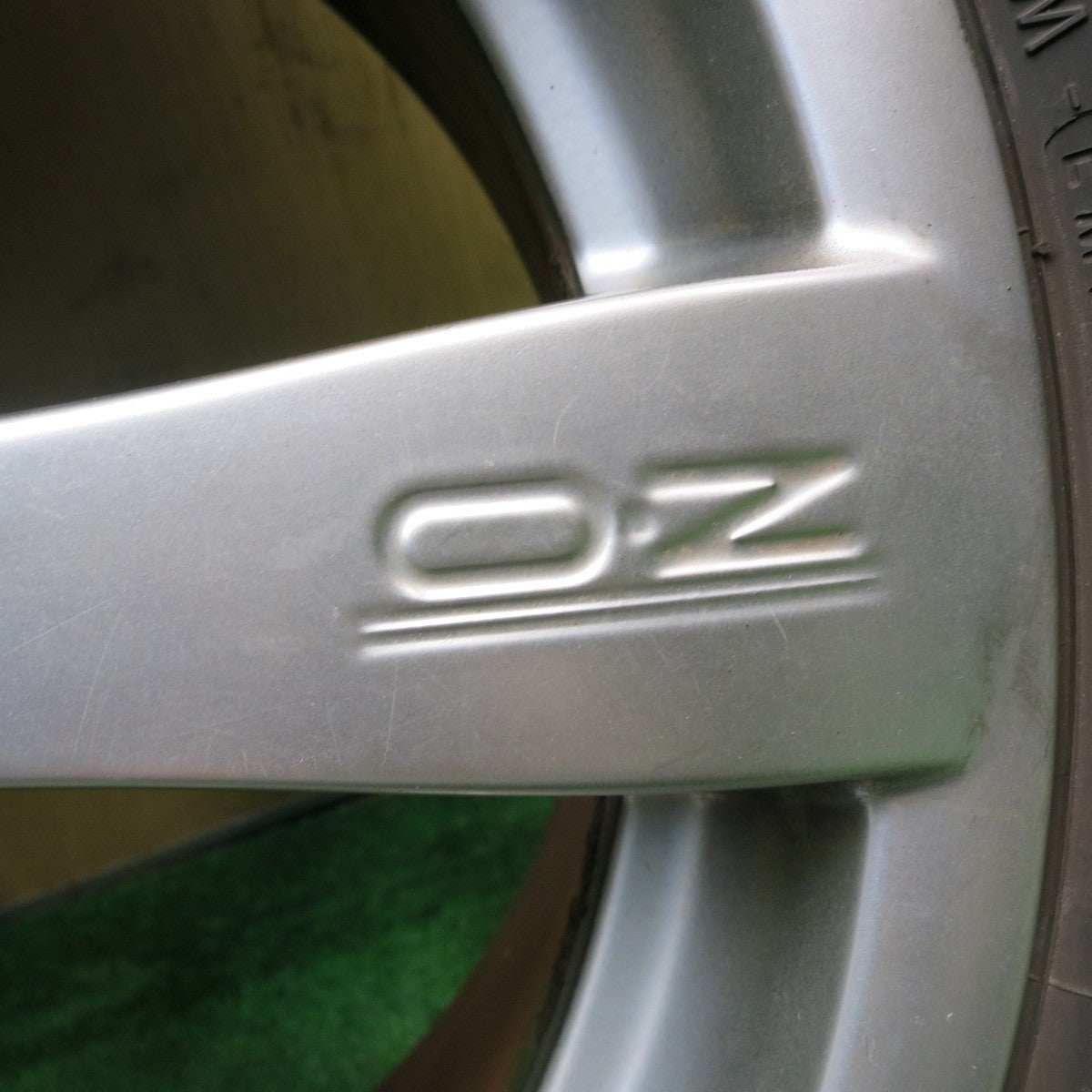 4本価格★O・Z TITAN 215/55R17 ヨコハマ エコス ES31 17インチ OZ チタン PCD 108 114.3/5H マルチ★5071303HAノ