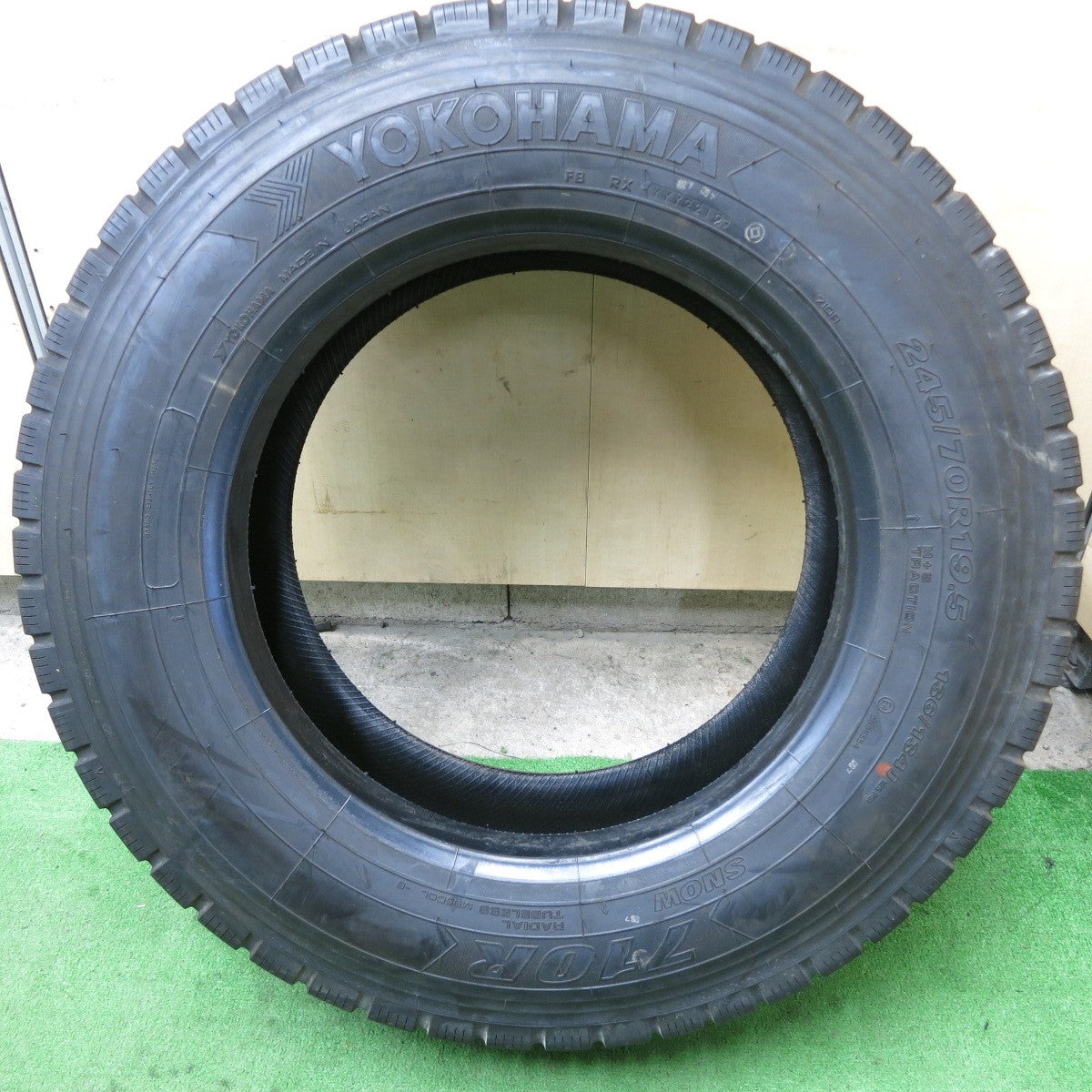 ほぼ未使用!1本★トラック タイヤ 245/70R19.5 136/134J ヨコハマ 710R ミックス オールシーズン 19.5インチ★5072606ナスタ
