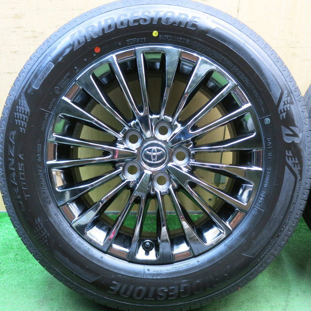 バリ溝!25年!キレイ!9.5分以上★トヨタ 40系 アルファード エグゼクティブラウンジ 純正 225/65R17 ブリヂストン トランザ T005A 17インチ PCD120/5H★5090405HAノ
