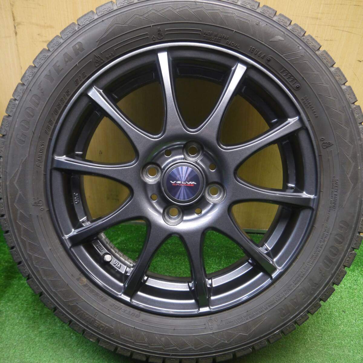 バリ溝!21年!キレイ!9分★スタッドレス 165/65R15 グッドイヤー アイスナビ8 VELVA CHARGE ヴェルヴァ 15インチ ソリオ ハスラー 等 PCD100/4H★5030502Hス