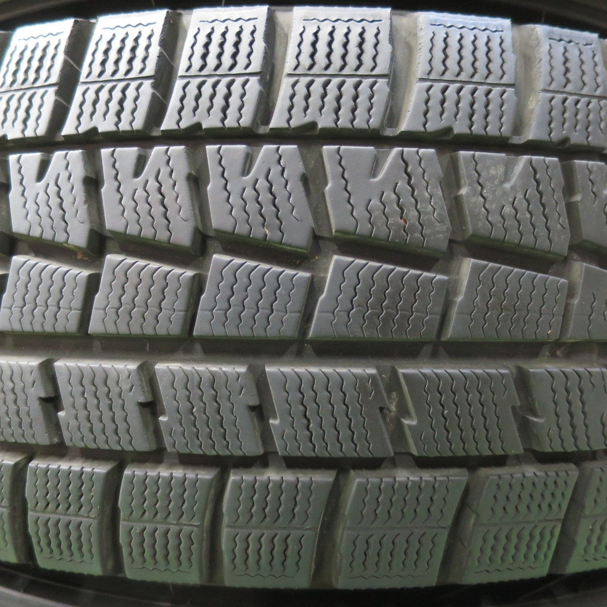 バリ溝!キレイ!9.5分★スタッドレス 215/65R16 ダンロップ ウインターマックス WM01 ECO FORME エコフォルム 16インチ PCD114.3/5H★5012103イス