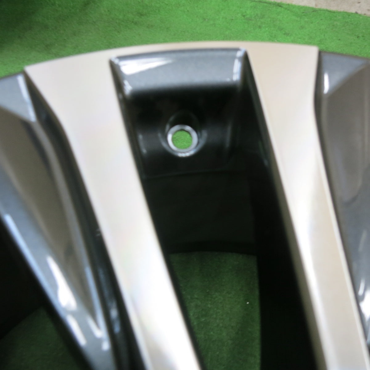 新車外し★レクサス LX 600 純正 ホイール 20インチ 20×8J PCD139.7/6H★6011904ナホ