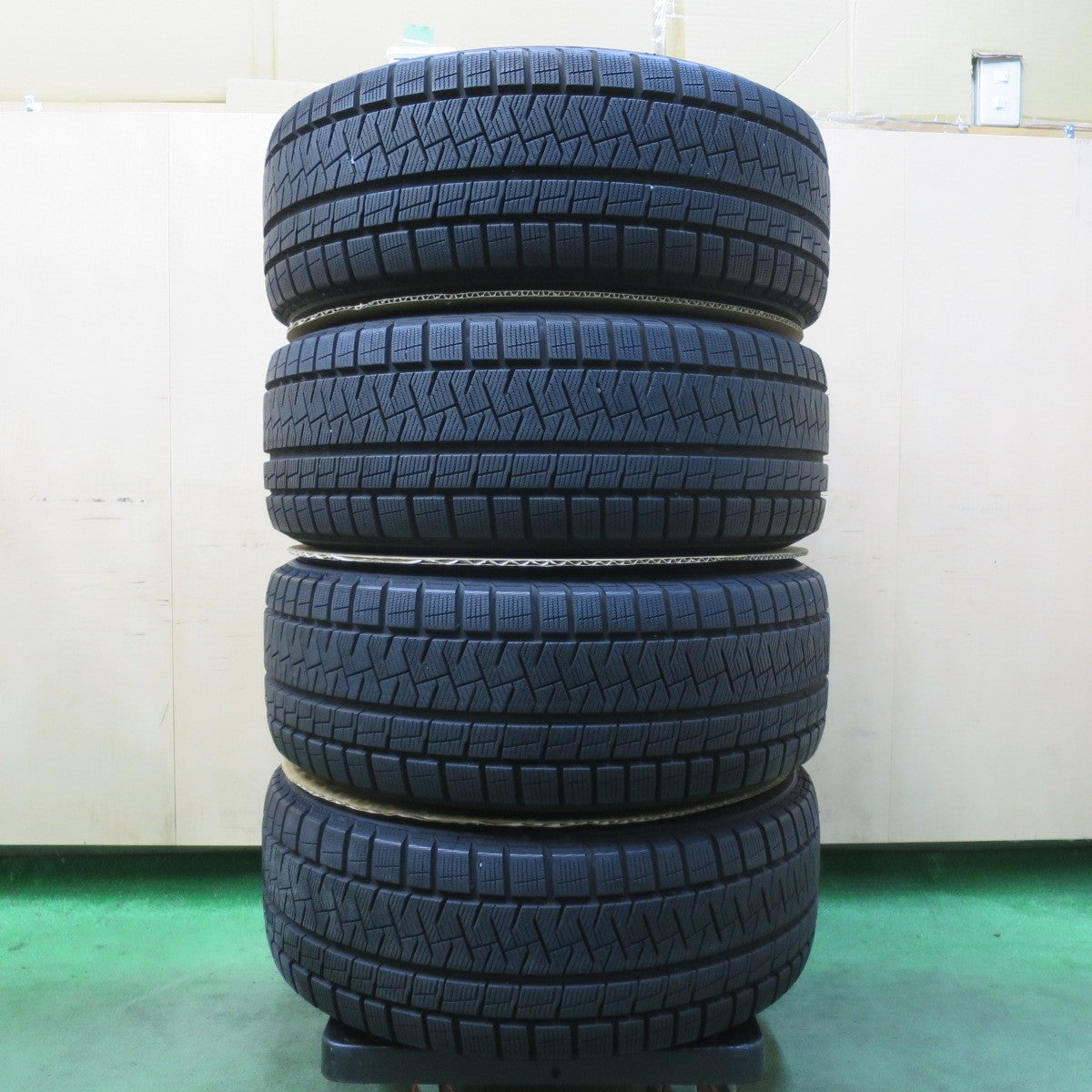 バリ溝!22年!9.5分★BMW 等 AGA Bayern TARGA 225/50R17 スタッドレス ピレリ アイスアシンメトリコ プラス 17インチ バイエルン PCD120/5H★5120614イス