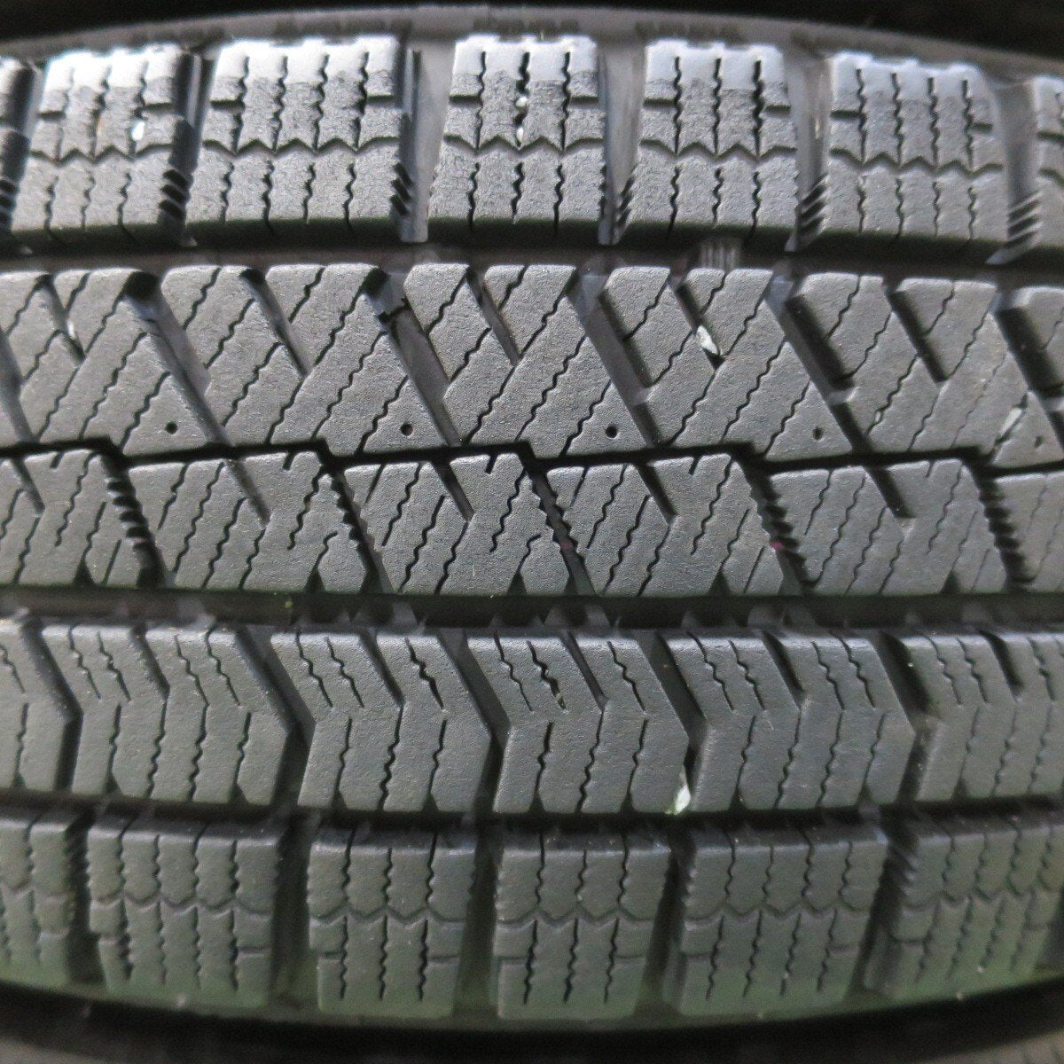バリ溝!8.5分★スズキ ワゴンR 純正 155/65R14 スタッドレス ブリヂストン ブリザック VRX2 14インチ PCD100/4H★5032911イス
