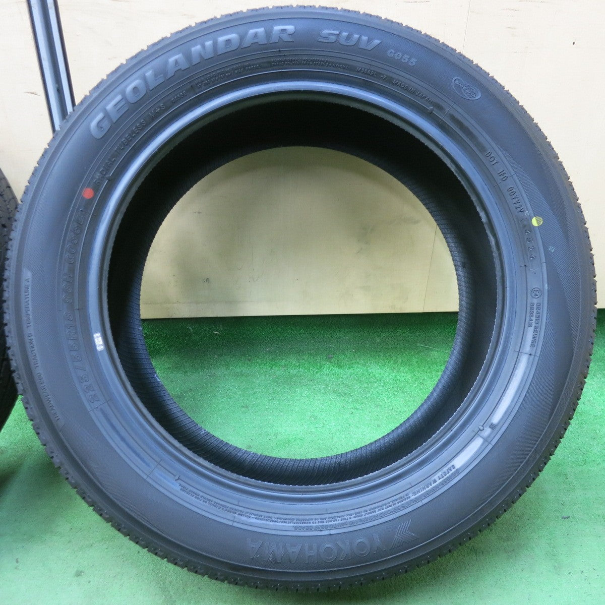 新車外し!24年★225/55R18 ヨコハマ ジオランダー SUV G055 タイヤ 18インチ デリカ D:5 シャモニー エクストレイル アウトランダー 等★5061109SYノタ