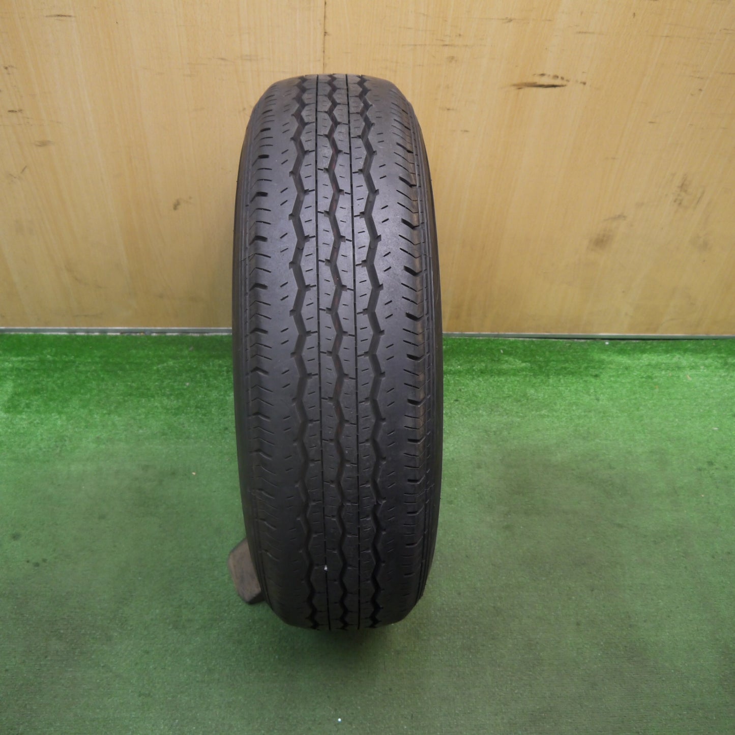 バリ溝!キレイ!9.5分!1本★トヨタ ハイエース 純正 スチール 195/80R15 107/105L ブリヂストン RD-613 STEEL 15インチ PCD139.7/6H★5072905Hノ