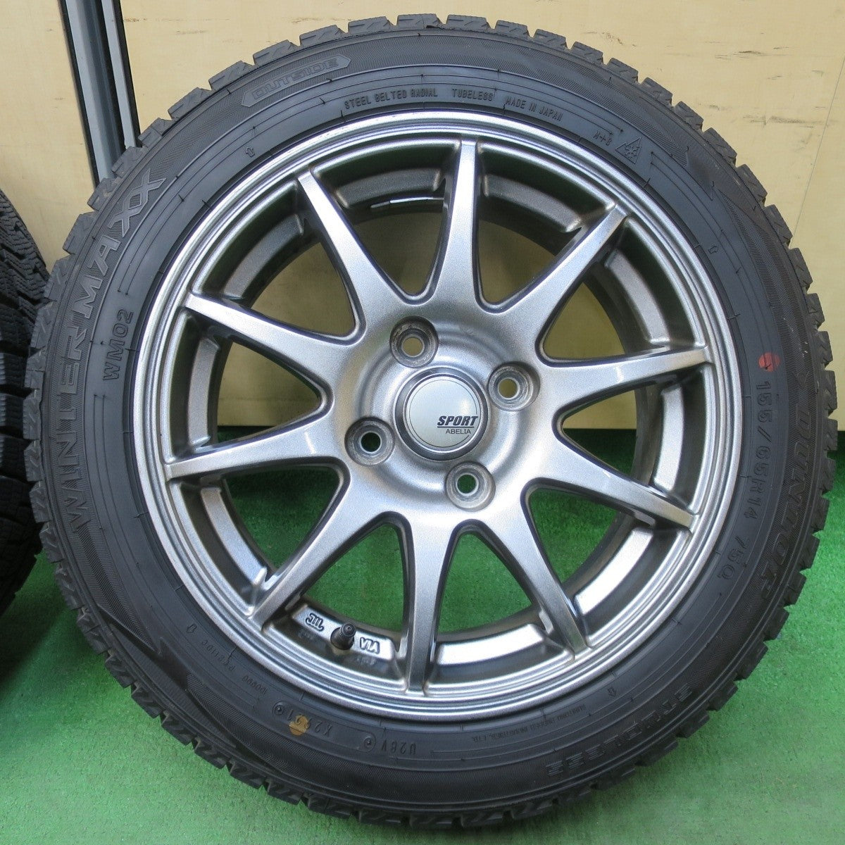 バリ溝!22年!9.5分以上★スタッドレス 155/65R14 ダンロップ ウインターマックス WM02 SPORT ABELIA スポルト アベリア 14インチ PCD100/4H★5032909イス