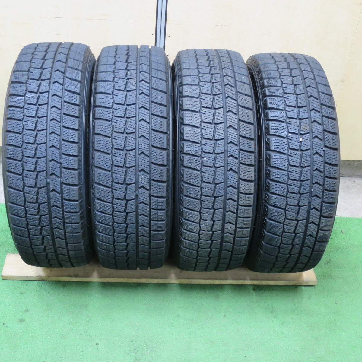 バリ溝!22年!キレイ!9.5分★スタッドレス 195/65R15 ダンロップ ウインターマックス WM02 VEMOTION Vエモーション 15インチ PCD114.3/5H★5051803TTス
