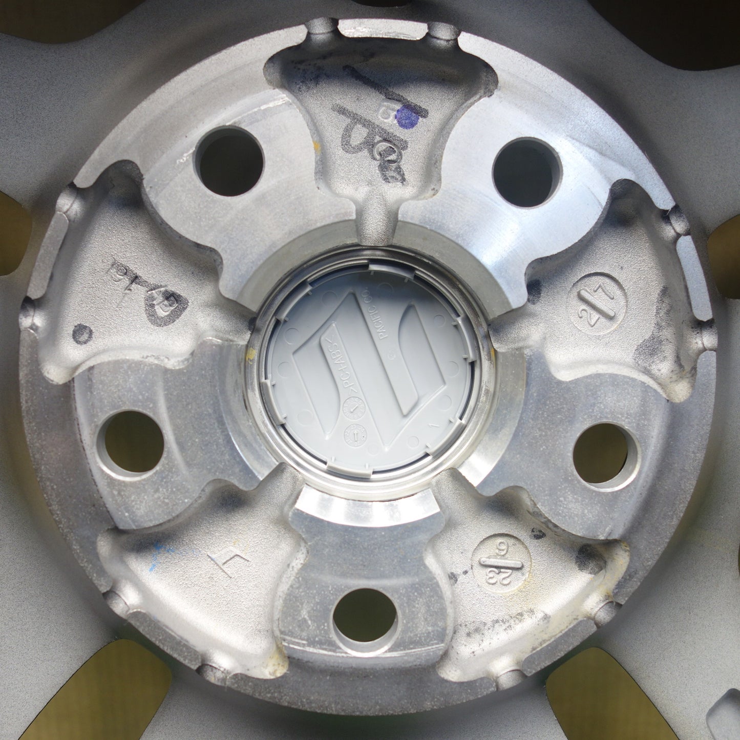 新車外し★スズキ ZC33S スイフト スポーツ 純正 ホイール 17インチ 17×6.5J PCD114.3/5H★6031105KTホ