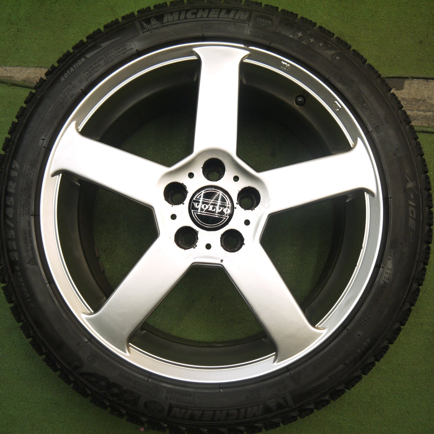 バリ溝!8.5分★ボルボ 等 225/45R17 スタッドレス ミシュラン X-ICE XI3 社外 アルミ 17インチ PCD108/5H★5091004Hス