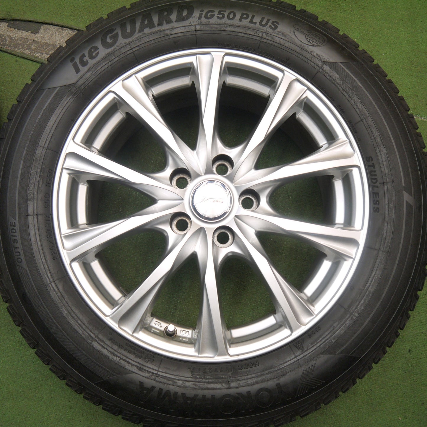 バリ溝!キレイ!9分★スタッドレス 225/60R17 ヨコハマ アイスガード iG50 プラス JOKER ジョーカー 17インチ PCD114.3/5H★5082005Hス