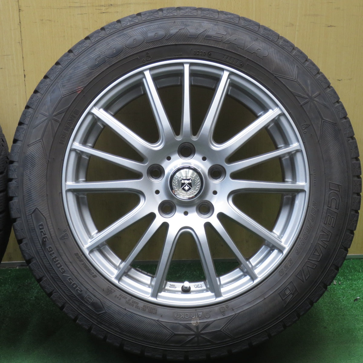 バリ溝!キレイ!9分◎スタッドレス 205/60R16 グッドイヤー アイスナビ6 GMach 社外 アルミ 16インチ PCD114.3/5H◎6101201NJス