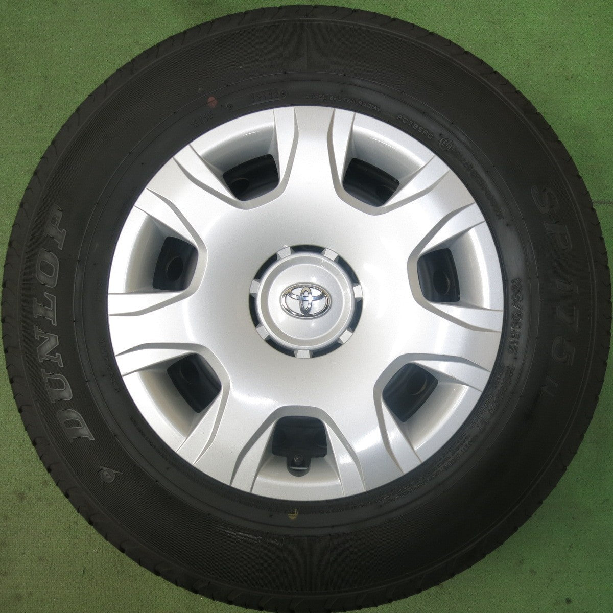 バリ溝!22年!9.5分★トヨタ 200系 ハイエース 純正 スチール 195/80R15 107/105N ダンロップ SP175N 15インチ PCD139.7/6H★5092003SKノ