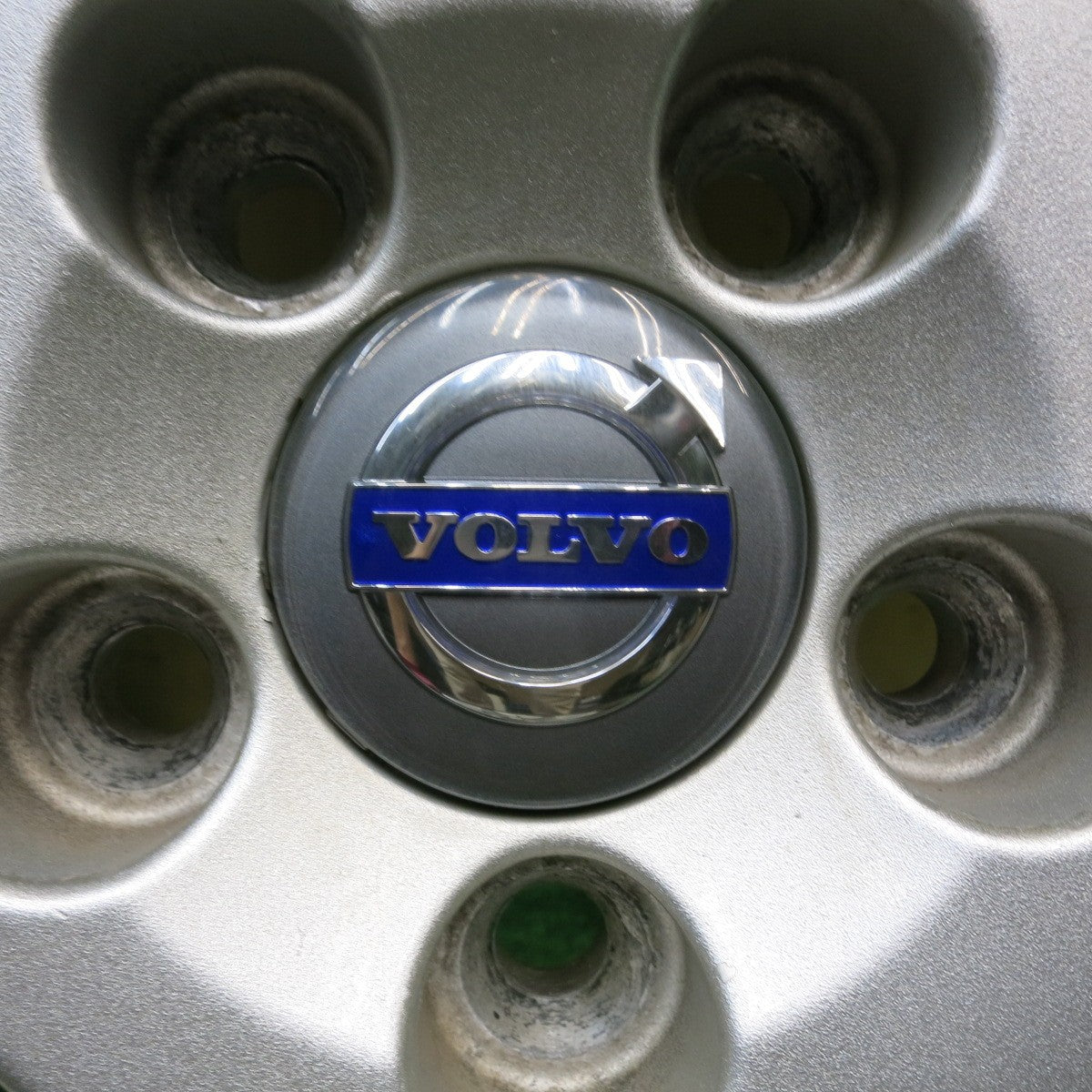 4本価格★ボルボ V60 S60 純正 215/50R17 スタッドレス コンチネンタル バイキングコンタクト7 17インチ PCD108/5H★5092810HAス