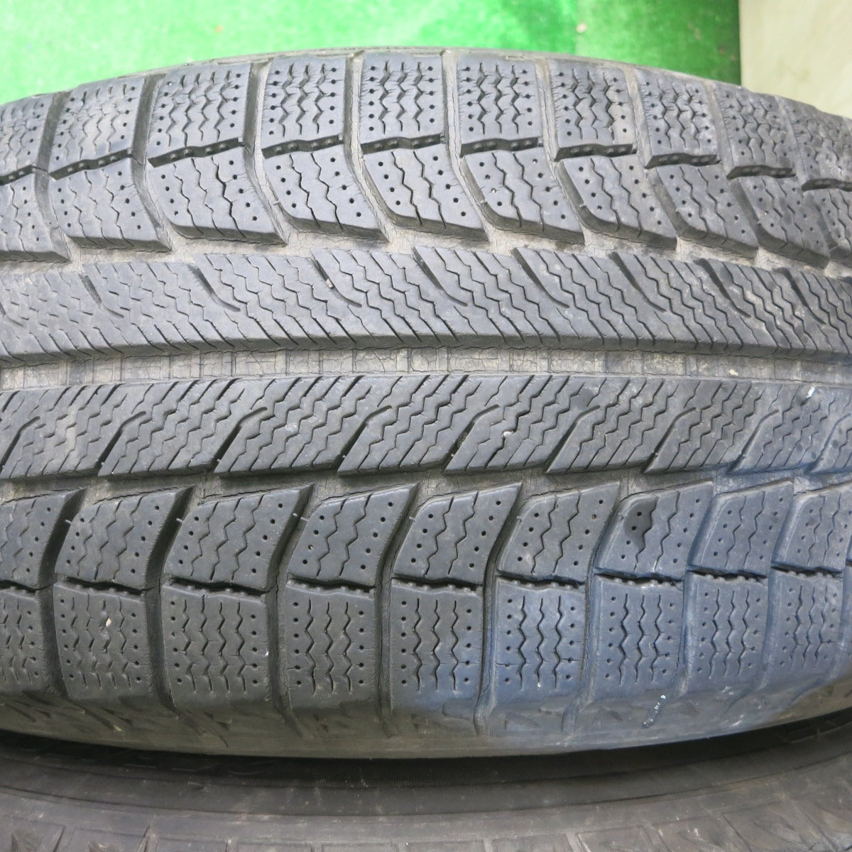 バリ溝!8.5分★AIBA WORKS 245/70R16 スタッドレス ミシュラン LATITUDE X-ICE XI2 アイバ ワークス 16インチ PCD139.7/6H★5051701NJス