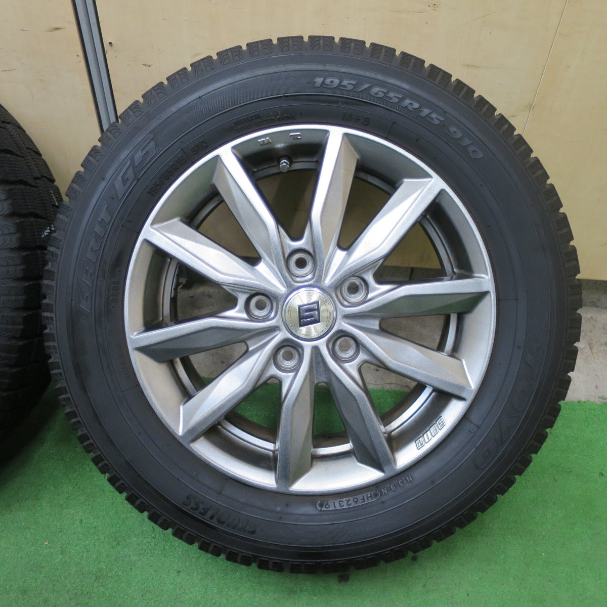 バリ溝!キレイ!9.5分★スタッドレス 195/65R15 トーヨー ガリット G5 SEIN ザイン 15インチ PCD114.3/5H★5091702TTス