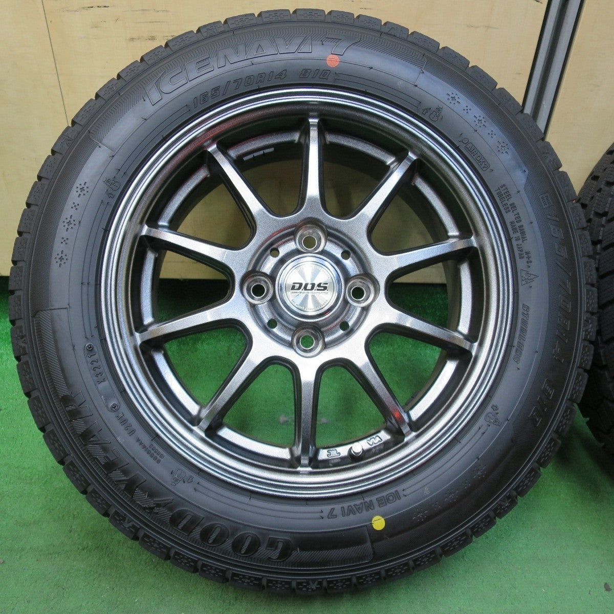 バリ溝!21年!キレイ!9.5分以上★スタッドレス 165/70R14 グッドイヤー アイスナビ7 D.O.S. DOS 14インチ PCD100/4H★4123017イス