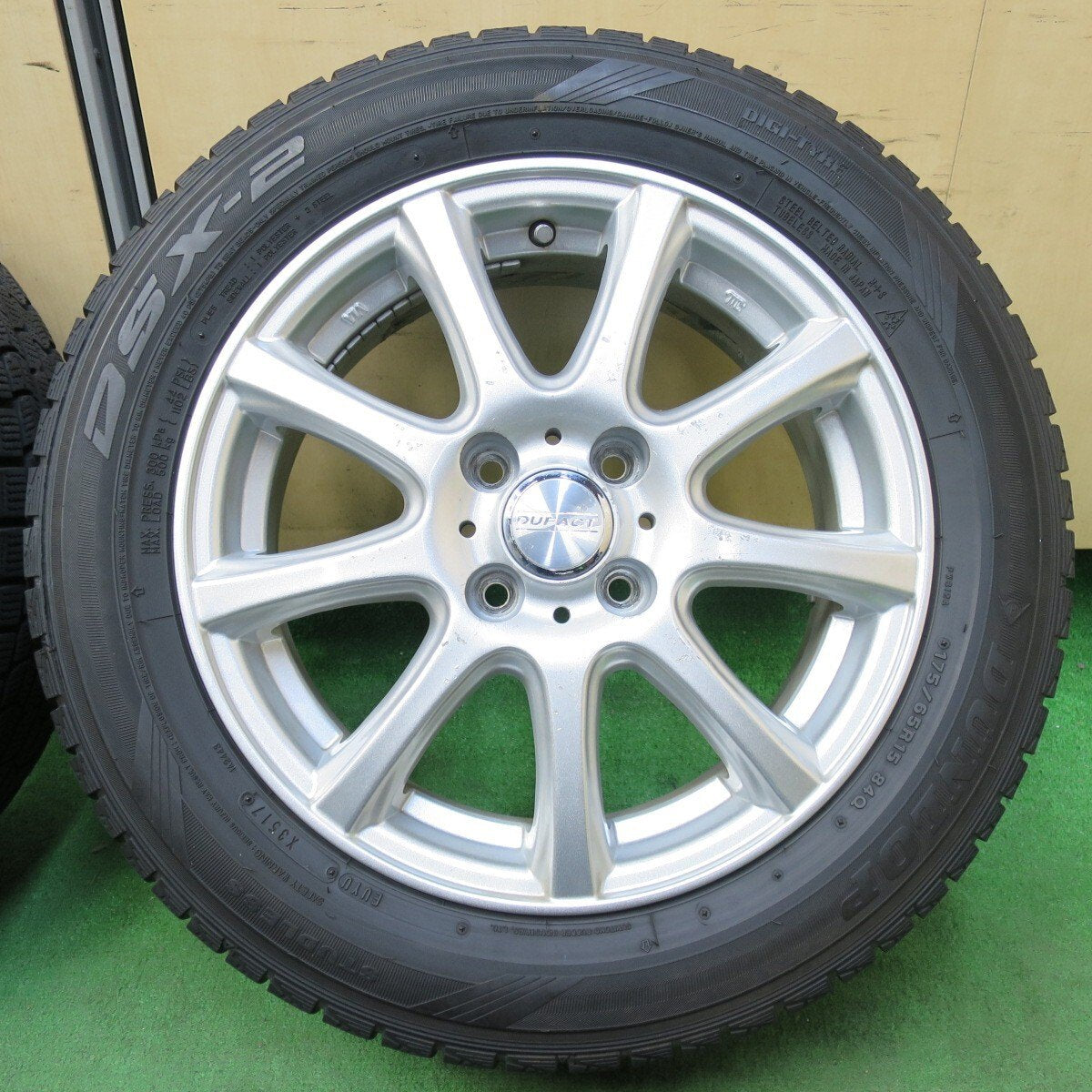 4本価格★スタッドレス 175/65R15 ダンロップ DSX-2 DUFACT デュファクト 15インチ PCD100/4H★4113013イス