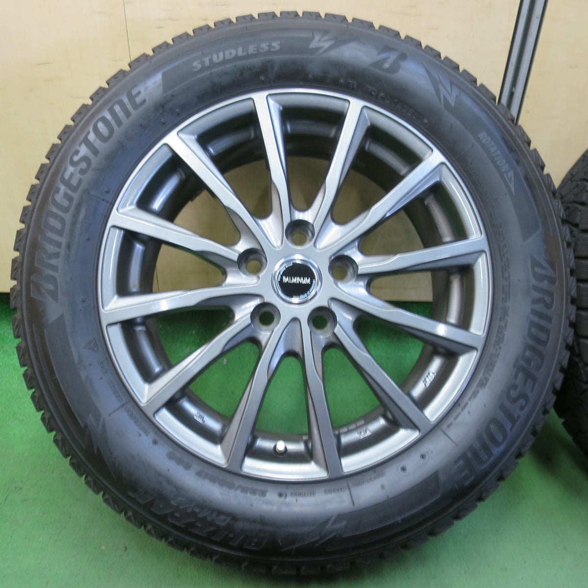 バリ溝!22年!キレイ!9分★スタッドレス 225/60R17 ブリヂストン ブリザック DM-V3 BALMINUM バルミナ 17インチ PCD114.3/5H★5052005イス