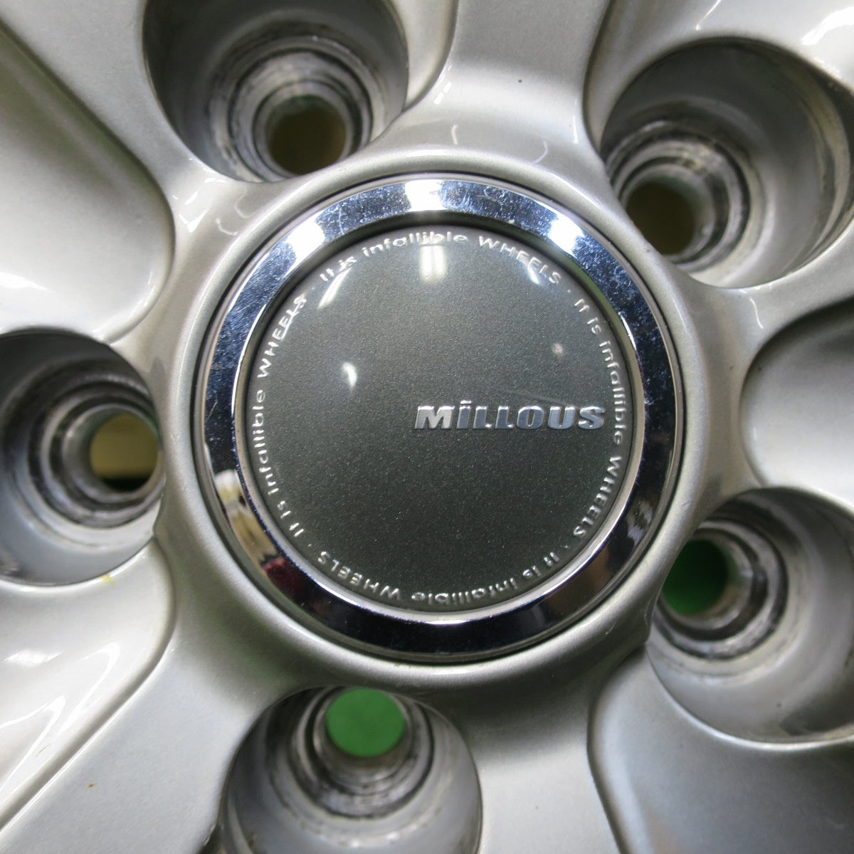 バリ溝!9.5分★ラクティス 等 175/60R16 スタッドレス ヨコハマ アイスガード iG30 MiLLOUS ミルアス 16インチ PCD100/5H★5042106イス