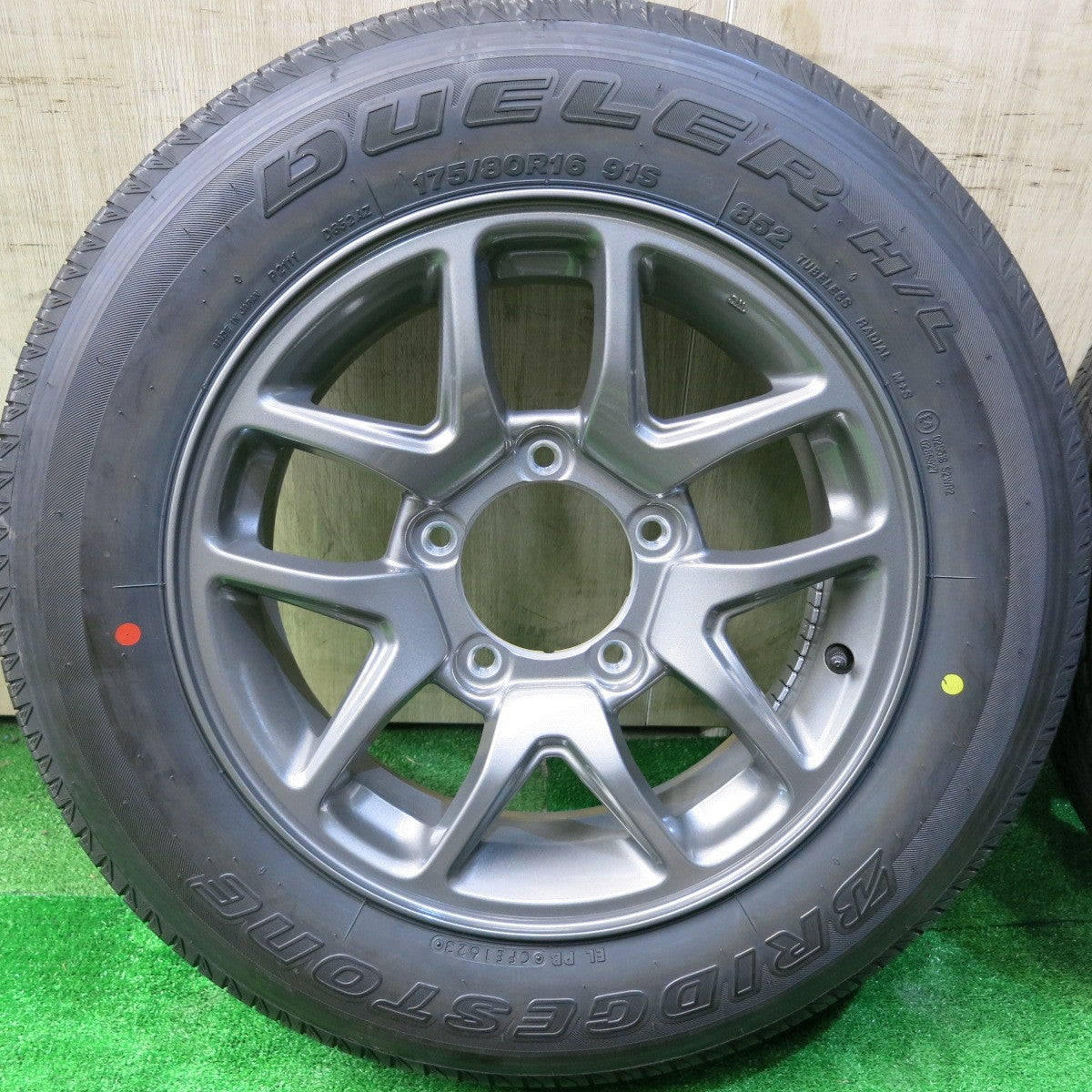 新車外し!23年★スズキ JB64 ジムニー 純正 175/80R16 ブリヂストン デューラー H/L 852 16インチ PCD139.7/5H★5050208HAノ