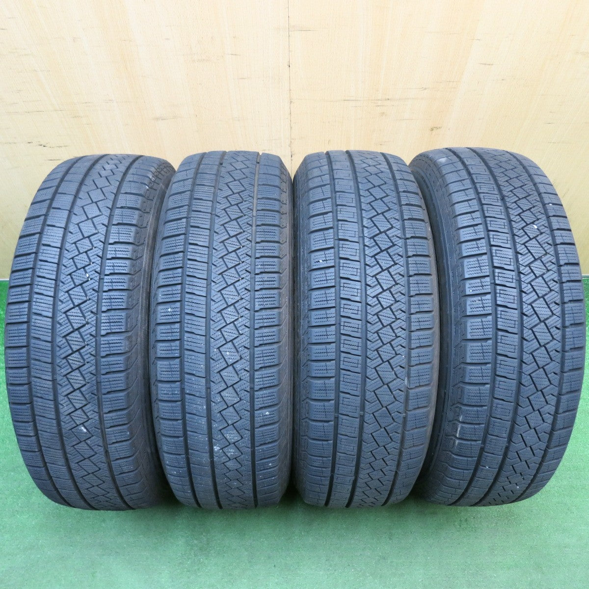 バリ溝!23年!9分★トヨタ 30系 ウィンダム 純正 205/65R16 スタッドレス ピレリ アイスゼロ アシンメトリコ 16インチ PCD114.3/5H★6050203HAス