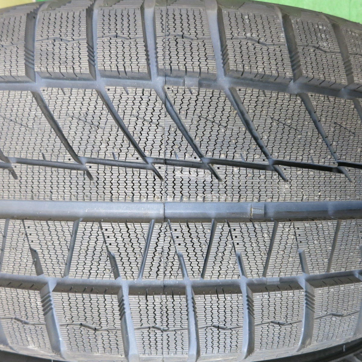 タイヤほぼ未使用!23年!キレイ★ジャガー Fペイス 純正 255/55R19 スタッドレス サイルン ICE BLAZER Arctic EVO 19インチ PCD108/5H★5080302HAス