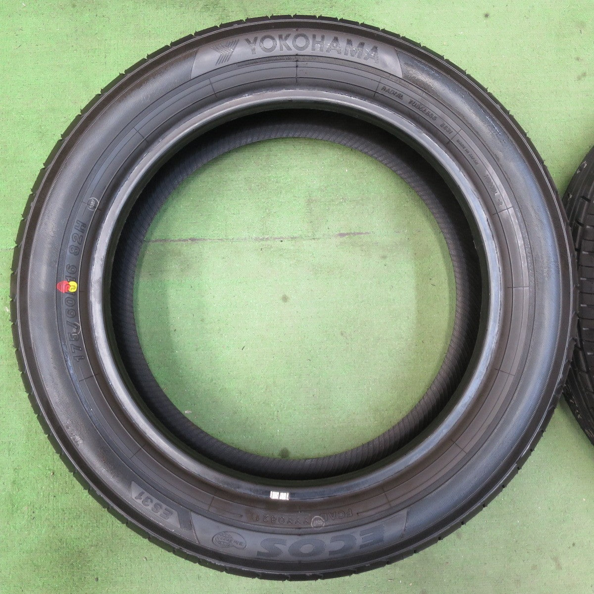 未使用!21年★175/60R16 ヨコハマ エコス ES31 タイヤ 16インチ ラクティス イグニス クロスビー アクア 等★5070301イノタ