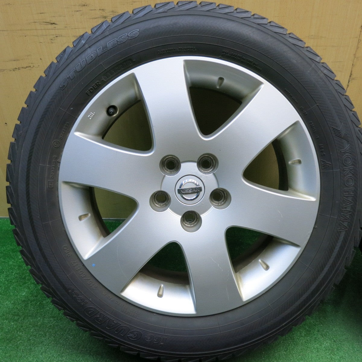 4本価格★日産 プレサージュ 純正 215/60R17 スタッドレス ヨコハマ アイスガード iG30 17インチ PCD114.3/5H★5041802TNス