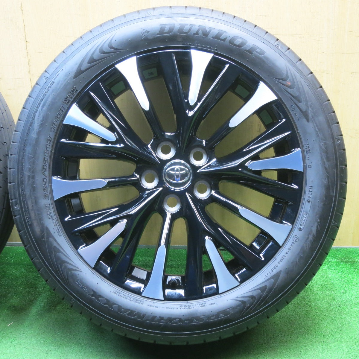 新車外し!23年★トヨタ 40系 アルファード ヴェルファイア エグゼクティブ 純正 225/55R19 ダンロップ SPスポーツマックス 060 19インチ PCD120/5H★5042901NJノ
